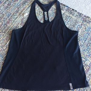 Black tank top under armour